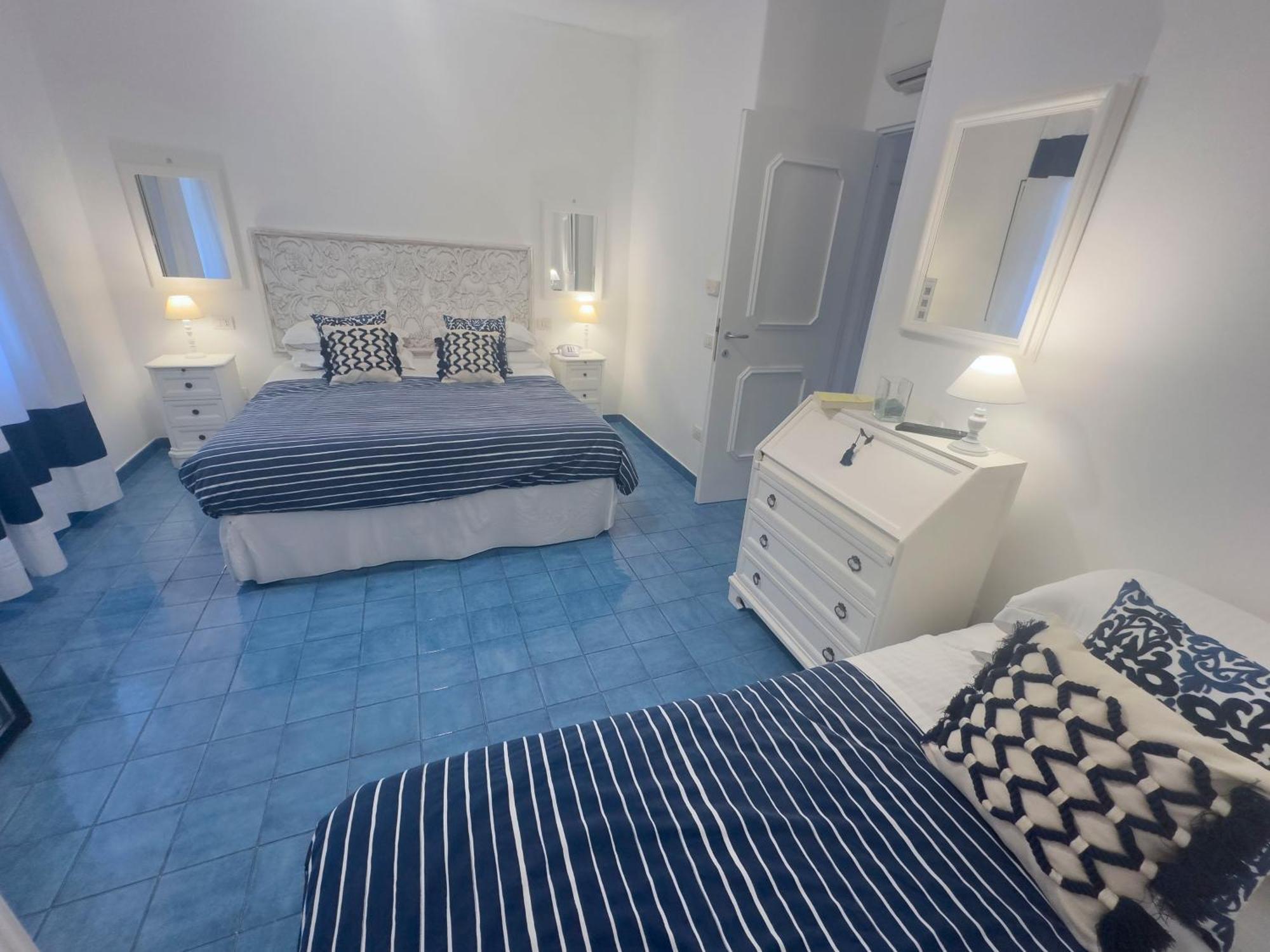 Hotel Chiaia Di Luna 폰차 외부 사진