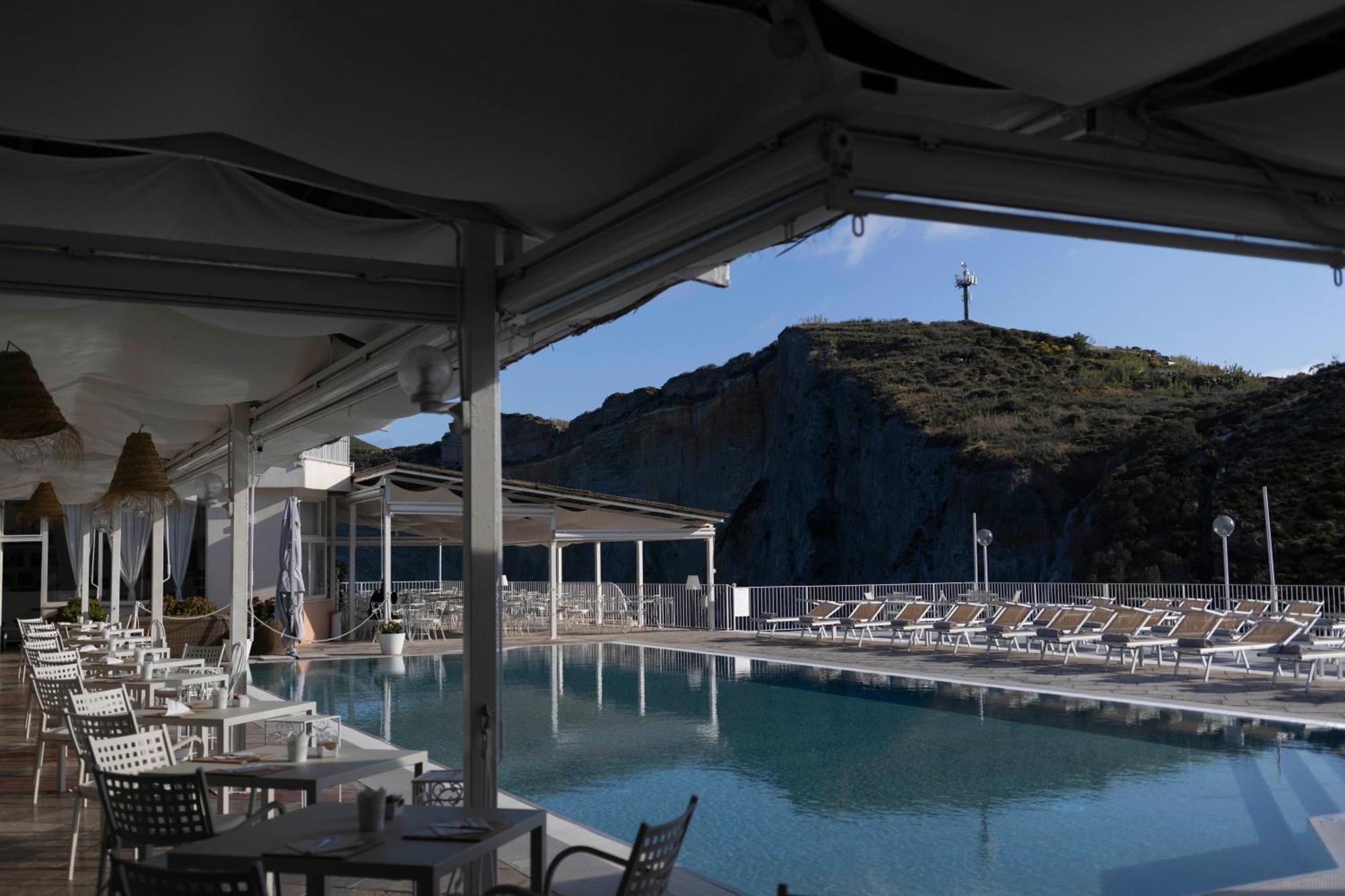 Hotel Chiaia Di Luna 폰차 외부 사진
