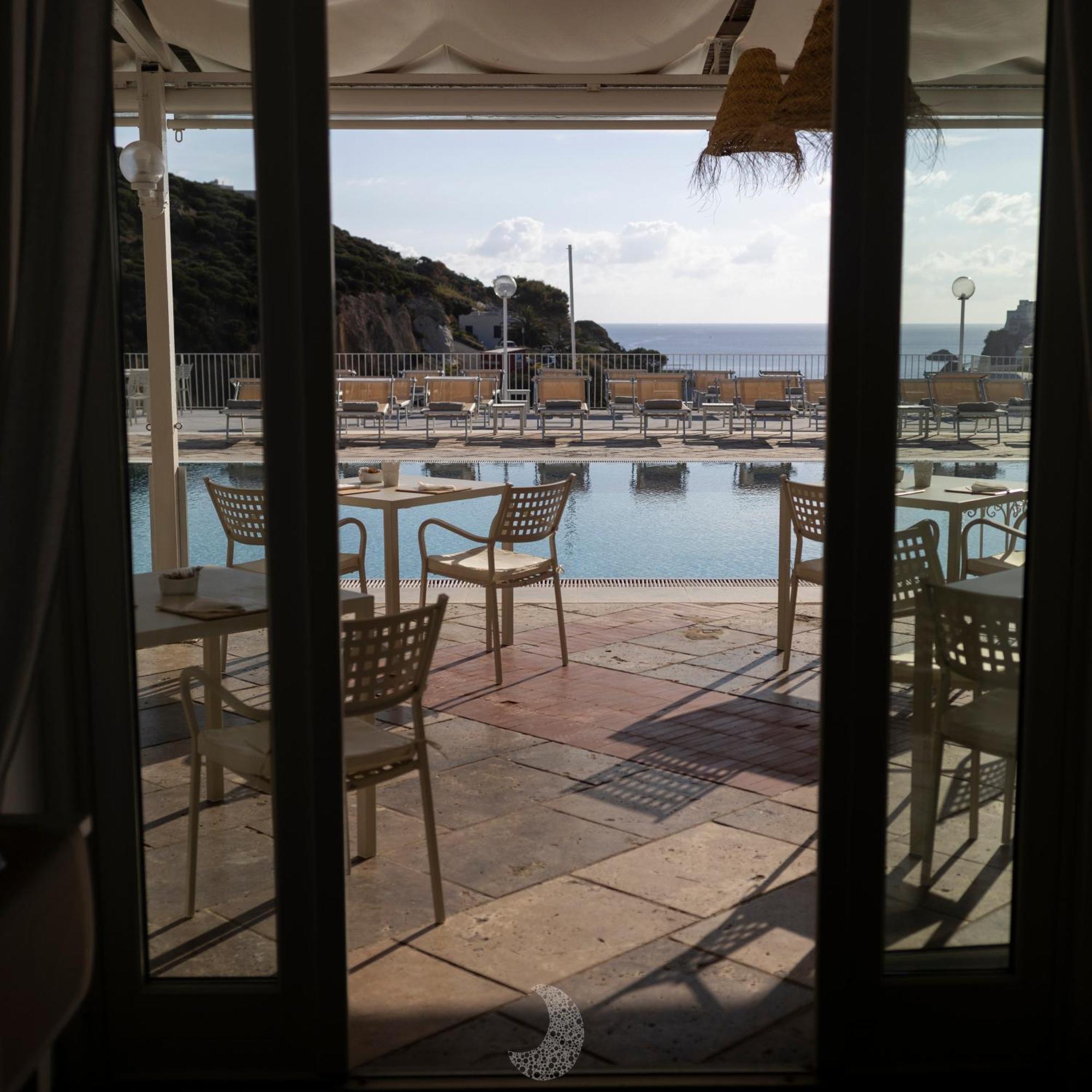 Hotel Chiaia Di Luna 폰차 외부 사진